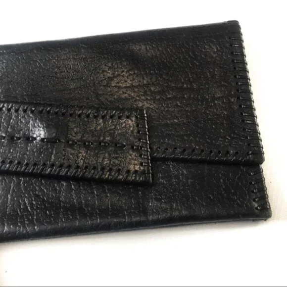 Black embossed leather like clutch - Picture 2 of 7